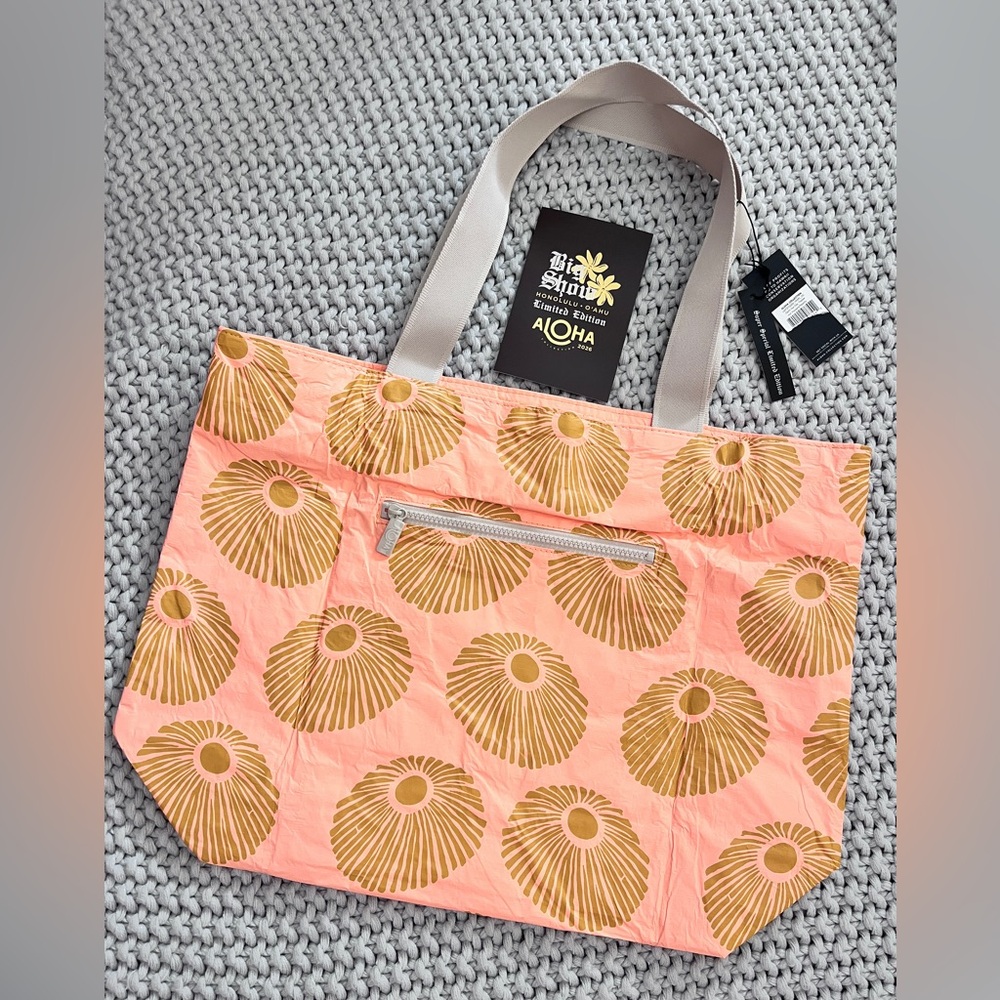 Aloha Collection• Super Special Limited Edition Opihi Nui Day Tripper Tote - Picture 6 of 10